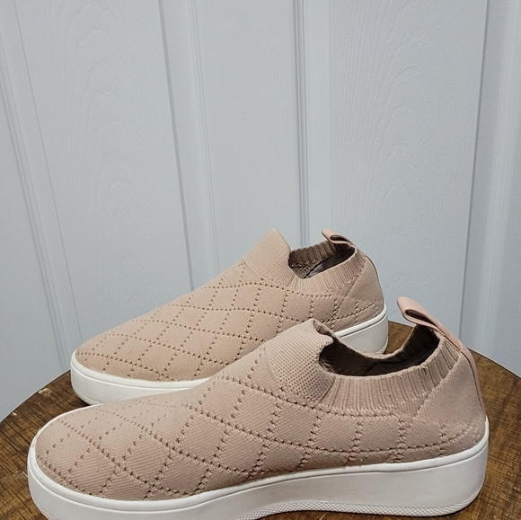 Shoes - Picture 10 of 10